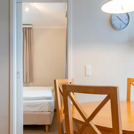 Apartment Geschmackvoll Eingerichtete Mit Grossem Balkon In