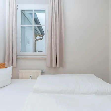 Apartment Geschmackvoll Eingerichtete Mit Grossem Balkon In