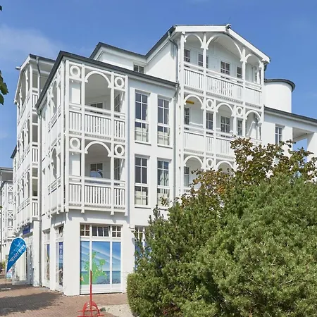 Apartment Geschmackvoll Eingerichtete Mit Grossem Balkon In *